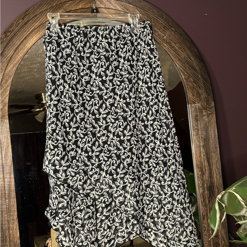 Elegant Black and White Floral Women's Skirt